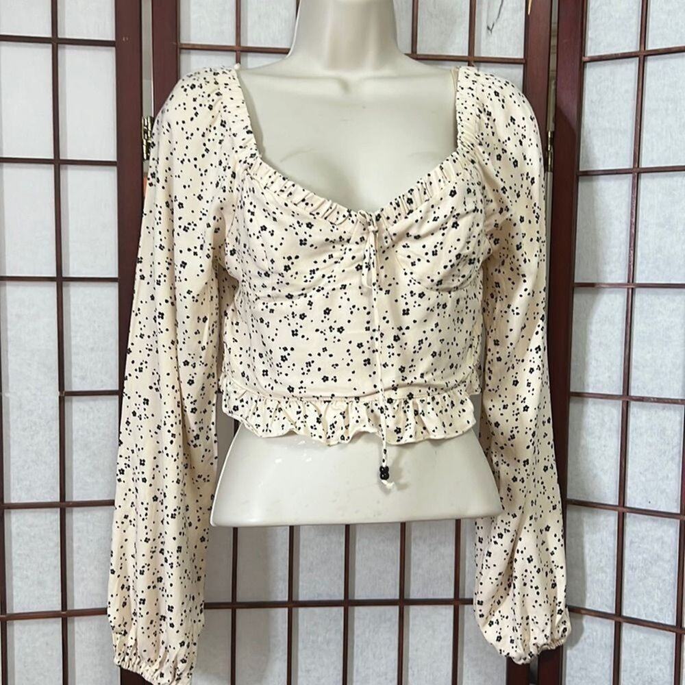 URBAN ROMANTICS CROP TOP SIZE L
